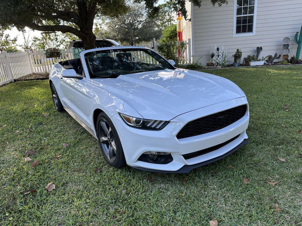 2015 Ford Mustang V6 photo 3