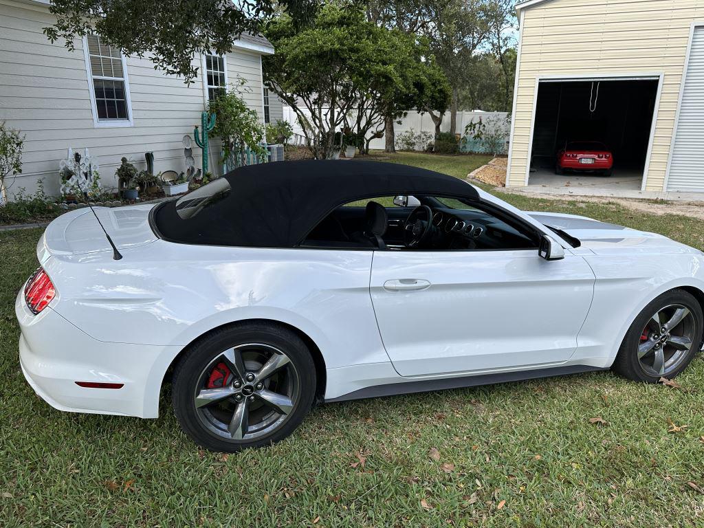 2015 Ford Mustang V6 photo 24