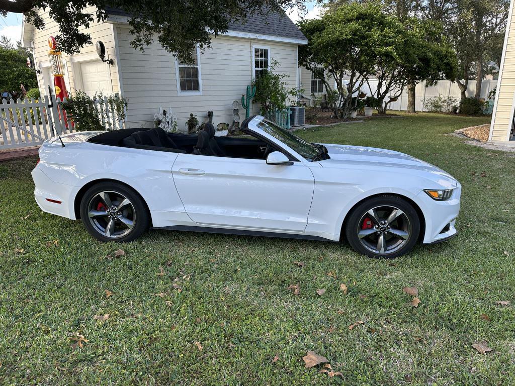 2015 Ford Mustang V6 photo 5