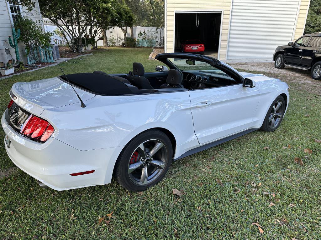 2015 Ford Mustang V6 photo 6